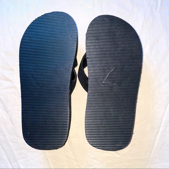 10/$63 sale TEAM black platform thong sandal - Picture 5 of 5